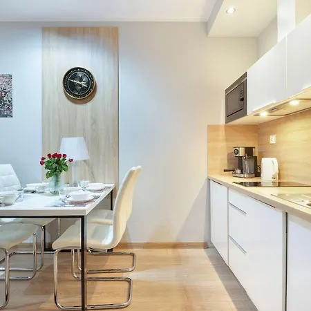 Apartment Comfortable With Mountain View And Outdoor Parking In By Renters *